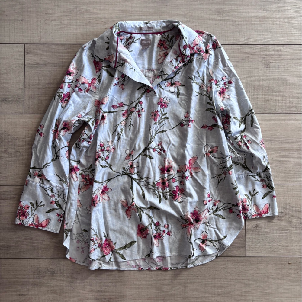 Chico's Light Gray Blouse Pink Floral Accents Tunic Top No Iron Stretch Size 16